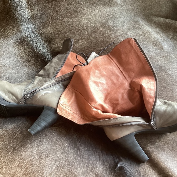 Stunning Hispanitas Lace Detail Full Zipp Leather Boots - Picture 8 of 10